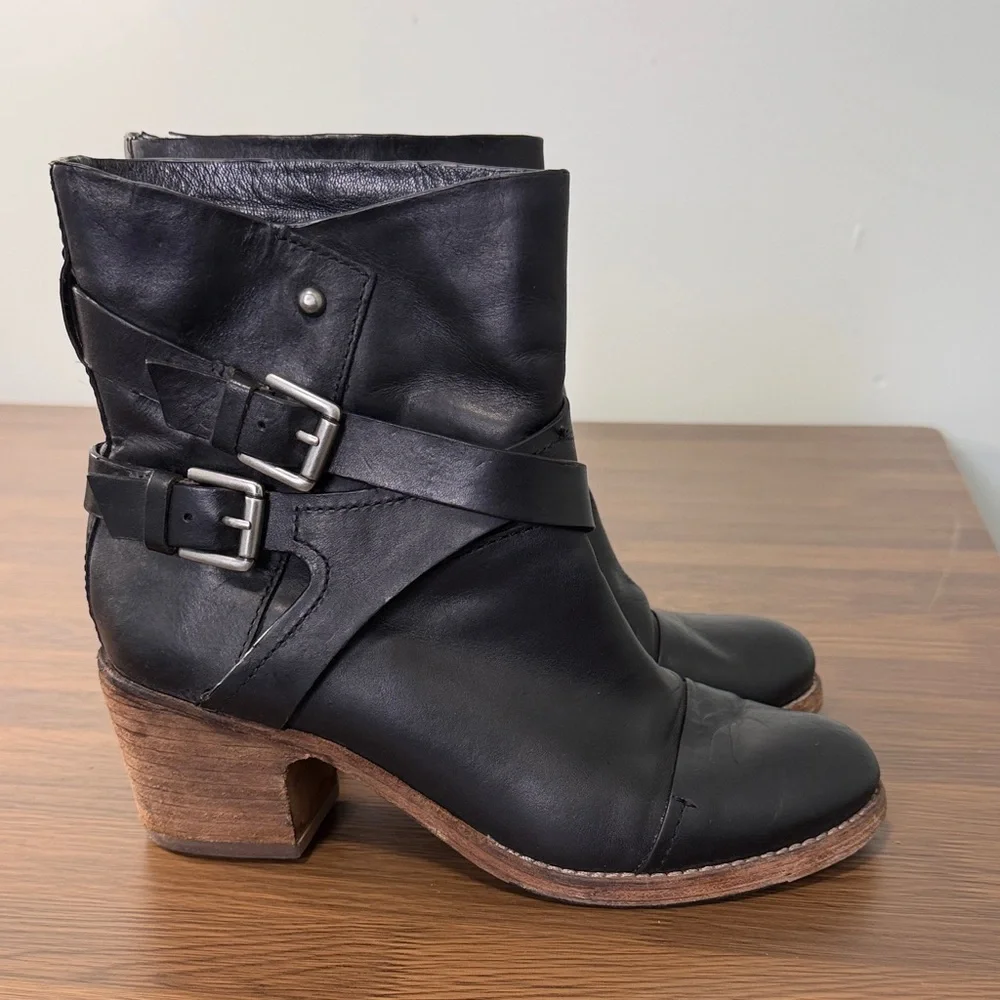 Belle by Sigerson Morrison Strappy Buckle Leather Biker‎ Moto Boots Sz 6B